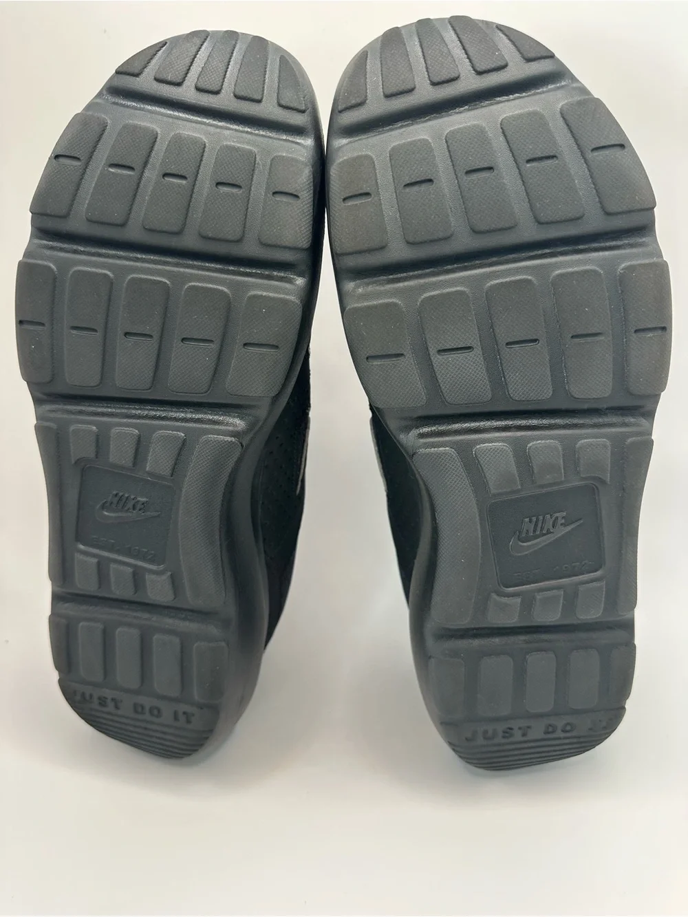 Nike slip sneakers